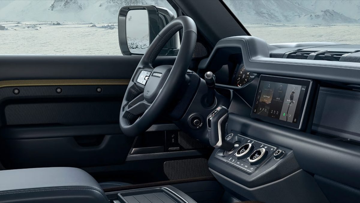 Land Rover Defender in-vehicle infotainment